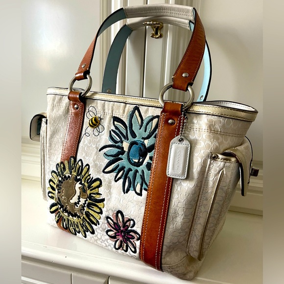 Rare Coach Floral Bumblebee Signature C tote bags - Picture 4 of 11